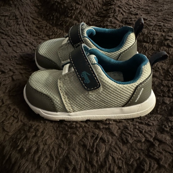 See Kai Run Stryker Sneaker - Picture 4 of 6